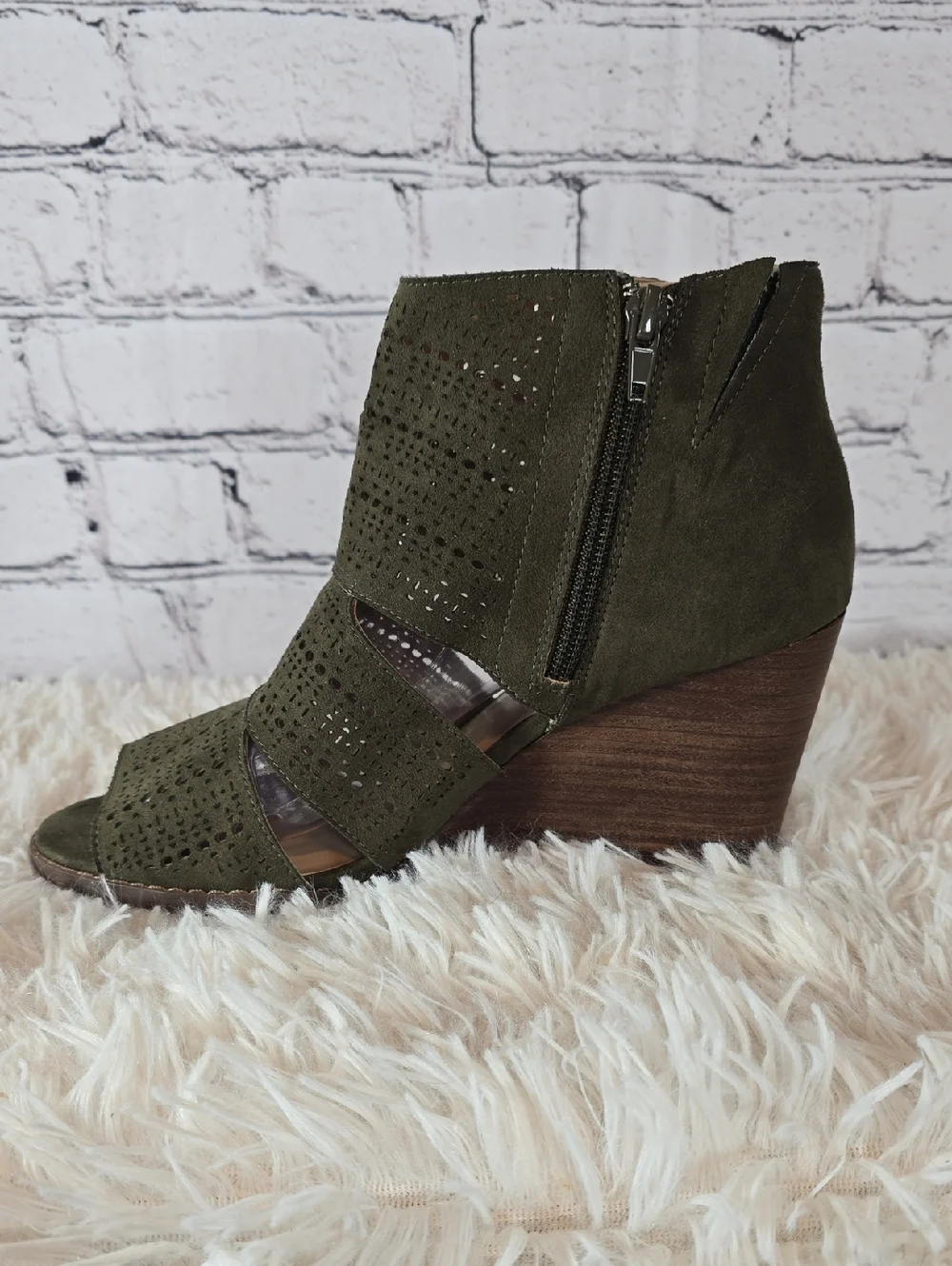Market & Spruce Olive Green Suede Perforated Wedge Peep-Toe Bootie Size 8.5